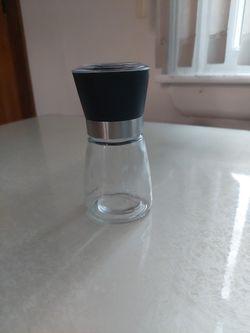 Spice Grinder Tastefully simple