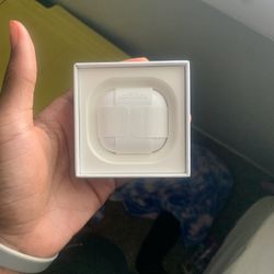 AirPods 4 with Noise Cancellation – BRAND NEW (Open Box)