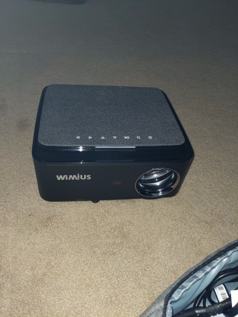 Wimius Projector With Case