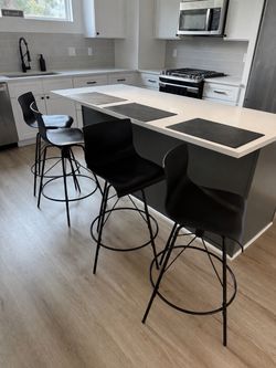4 bar stools
