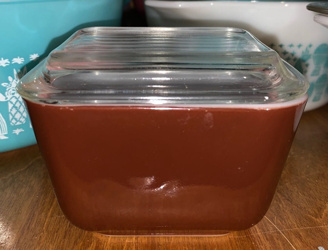 Pyrex brown 501 Town & Country dish