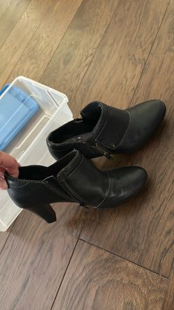 Woman’s Shoes 5.5