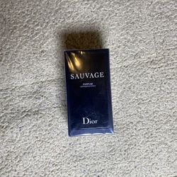 Dior Sauvage Perfume 
