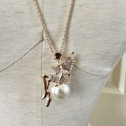 Betsey Johnson Fairy Faux Pearl Pendant Necklace 
