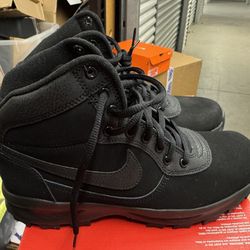 Nike Manoadome Boots  - DISPLAY PAIR