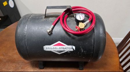 Briggs & Stratton 7 Gallon Portable Air Tank