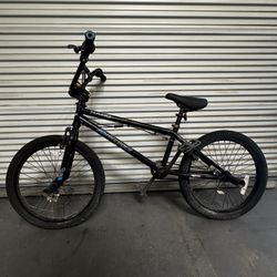 HARO Shredder Freestyle Kids BMX 16" Bike
