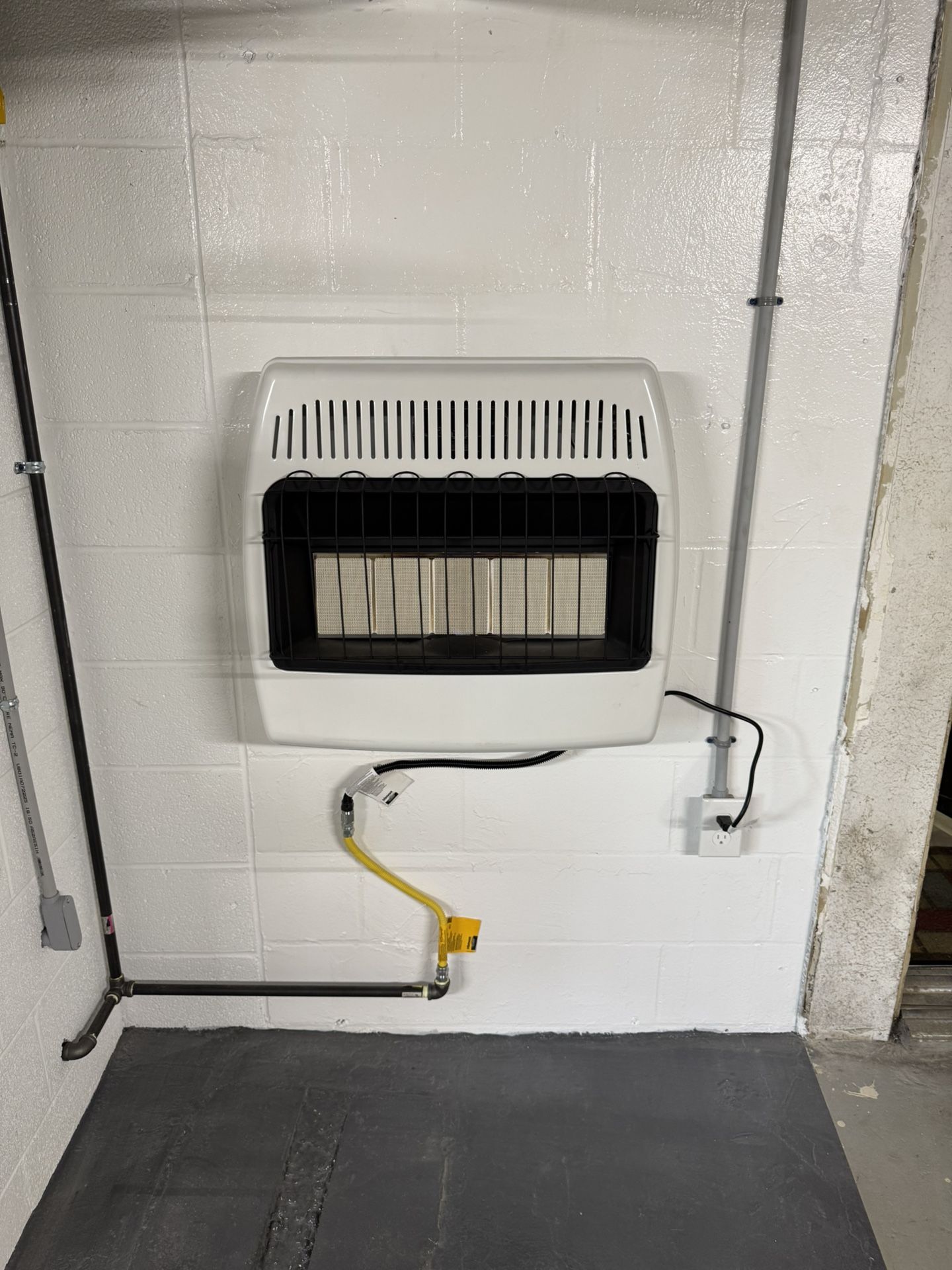 Duna-Glo Radiant Wall Heater - 30,000 BTU, Propane gas only