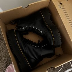 Platform Doc, Martens