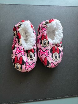 Cute Toddler Minnie Mouse Shoes/Slippers Very Soft Brand New Sz. 5!