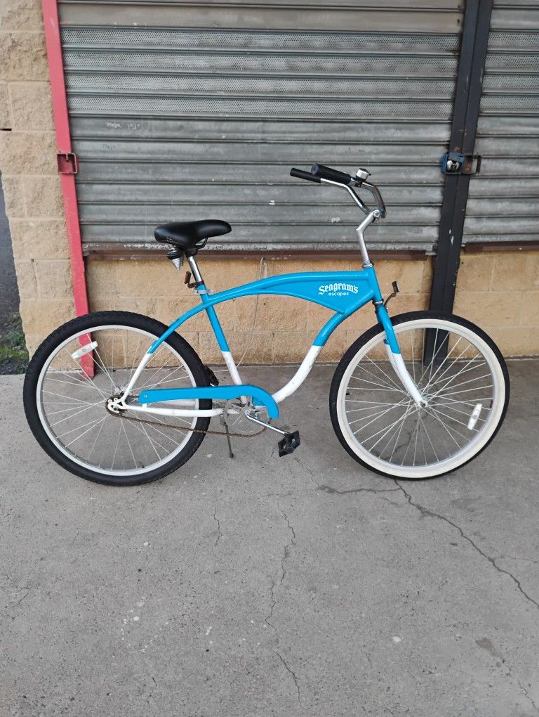 Seagram's Escapes branded 26" beach cruiser bicycle