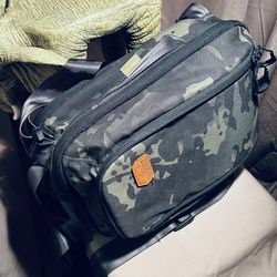 VANQUEST CARBIDE-12 backpack/sling - retails for: $151