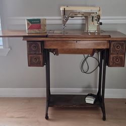 Singer 404 Sewing Machine In Wood Cabinet