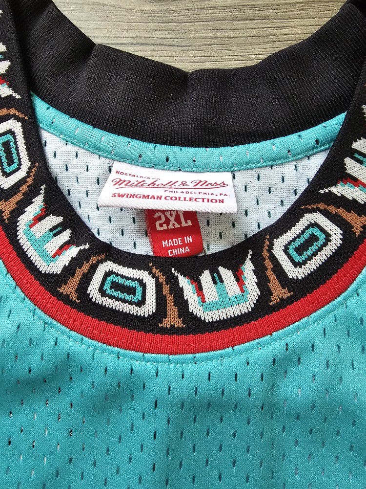 Vancouver Grizzlies 1998-99 Mike Bibby Mitchell & Ness Hardwood Classics  NBA Swingman Authentic Jersey for Sale in Modesto, CA - OfferUp