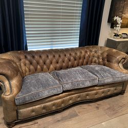Old Hickory London City Tufted Sofa