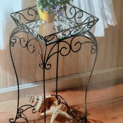 Mesita De Metal Antiguo De Princess House