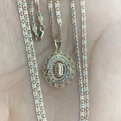 Cadena Sólida De 14 Kt Tres Oros En 22”  Con Virgen 