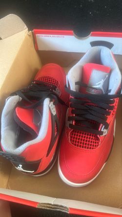 Jordans 4s Red Torros Size 7