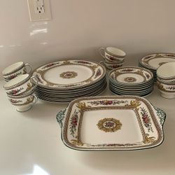 Wedgwood Dinnerware Set For 8 , One Dinner Plate Is Missing, 40 PCs