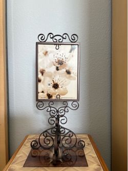 Picture Frame Holder