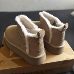 Women UGGs size 8
