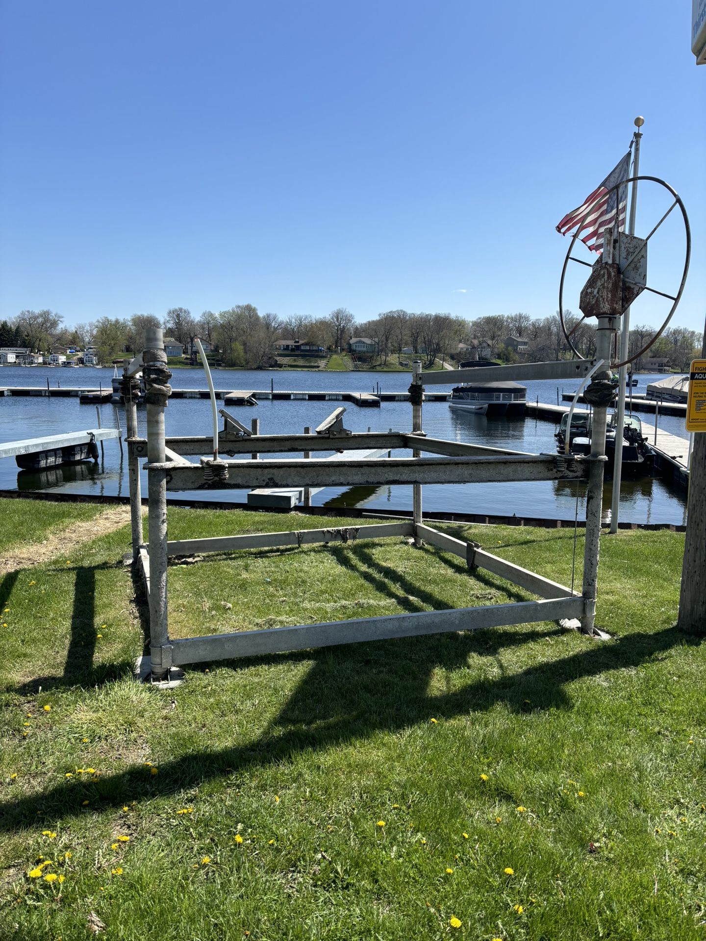 Boat Lift For Vhull Or Pontoon 