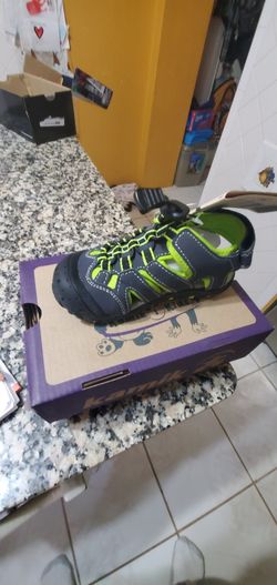 Size 9 boy sandals