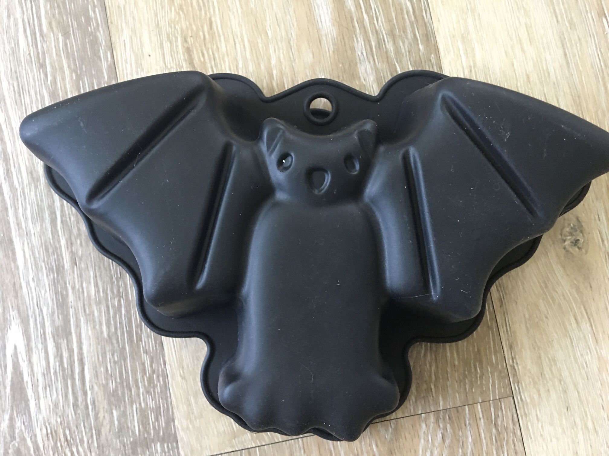 6”x9”x2” Flexible Silicone Bat Mold $15 OBO