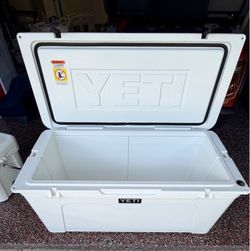 YETI Tundra 125 Hard Cooler – White – Excellent Condition