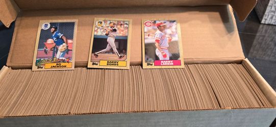 1987 Topps Baseball complete set.