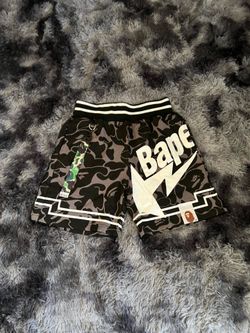 BAPE Logo Mesh Shorts size M L S