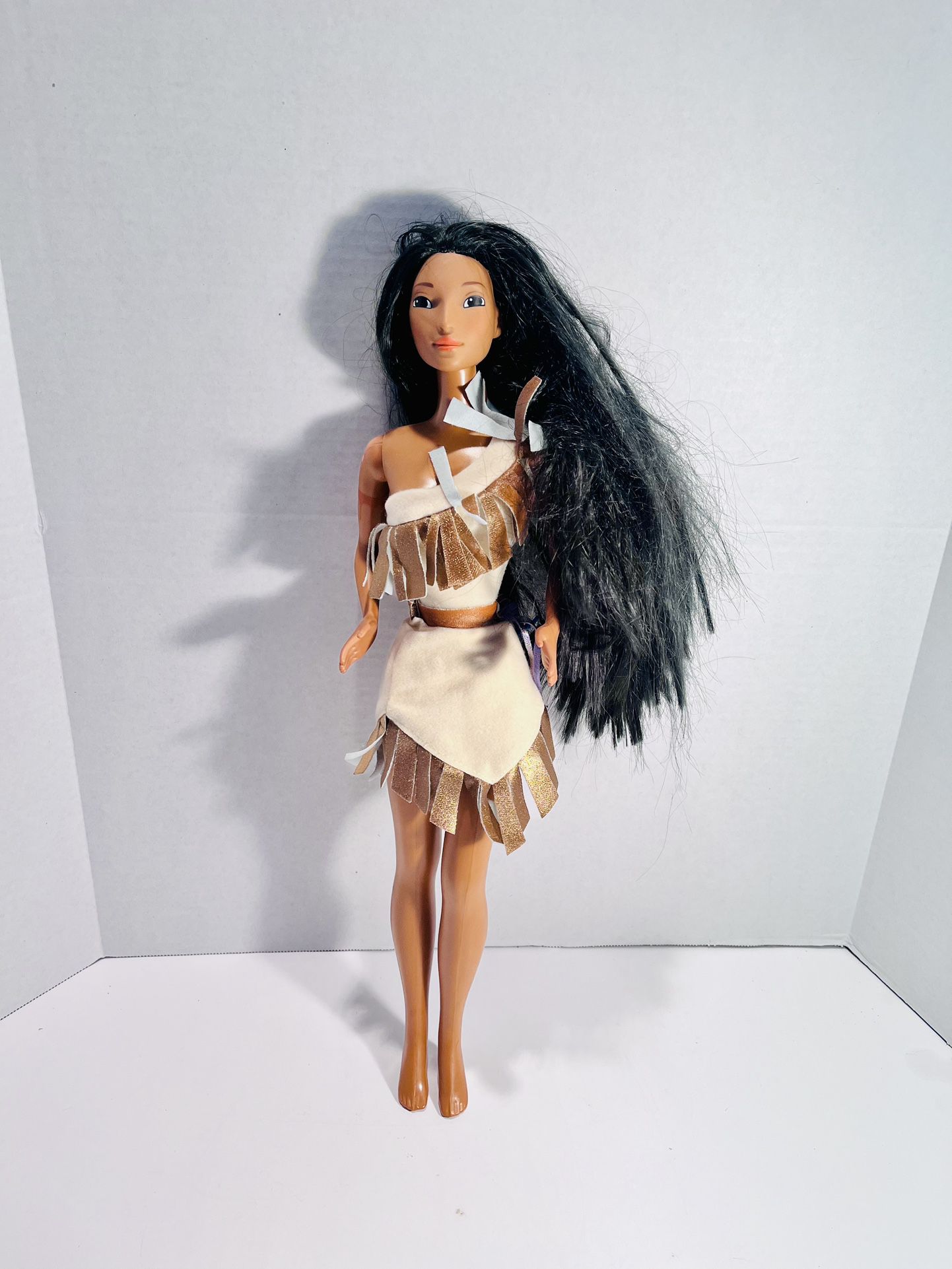 Vintage 1976 Mattel Disney Pocahontas Doll - 18” Tall Swival Hips Beautiful!!