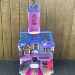 Vampirina Doll House