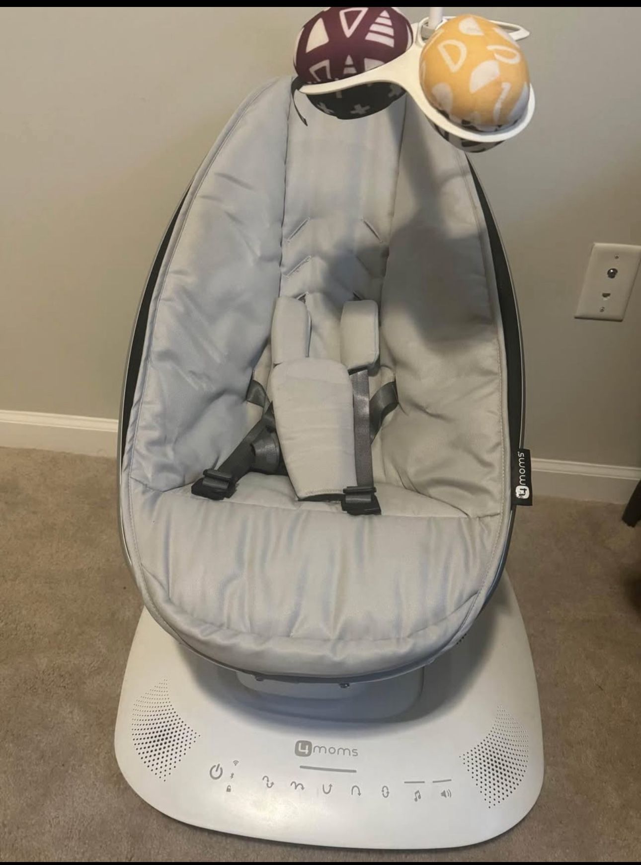 4moms MamaRoo Multi-Motion Baby Swing, Bluetooth Enabled with 5 Unique Motions, Grey