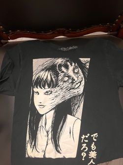 Hot topic Tomie junji ito off the shoulder cut shirt