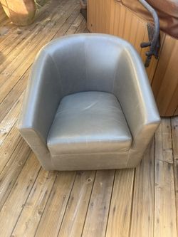 FREE SWIVEL GREY LEATHER CHAIR