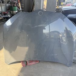2021Bmw X1. Hood