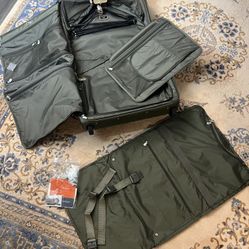 BRIGGS & RILEY U74 Luggage Garment Bag Olive Green Nylon/Leather  22” Wheeled
