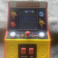 PAC-MAN Hand Held Mini Arcade Game  2019 Bandai Namco Entertainment Working 