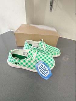 Hey Dude Wendy Shamrock Slip-On sneakers in a green and white plaid checkered patter size 8