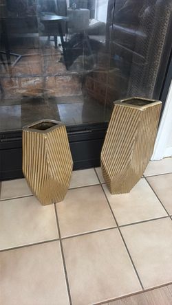 Gold Ribbed Decorative Vases Set
