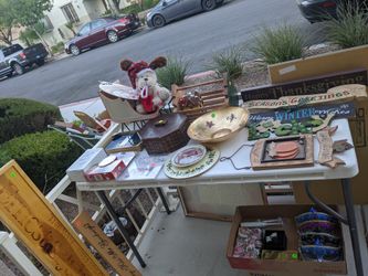 Holiday decorations 3- 5 each
