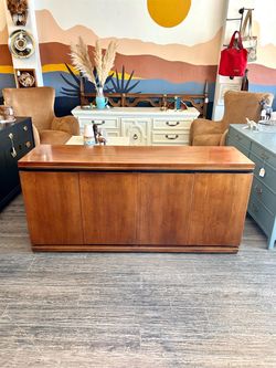 MCM Buffet / Tv Stand / Mid-Century Modern Walnut Sideboard / Entertainment Center