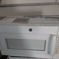 GE Microwave  White.