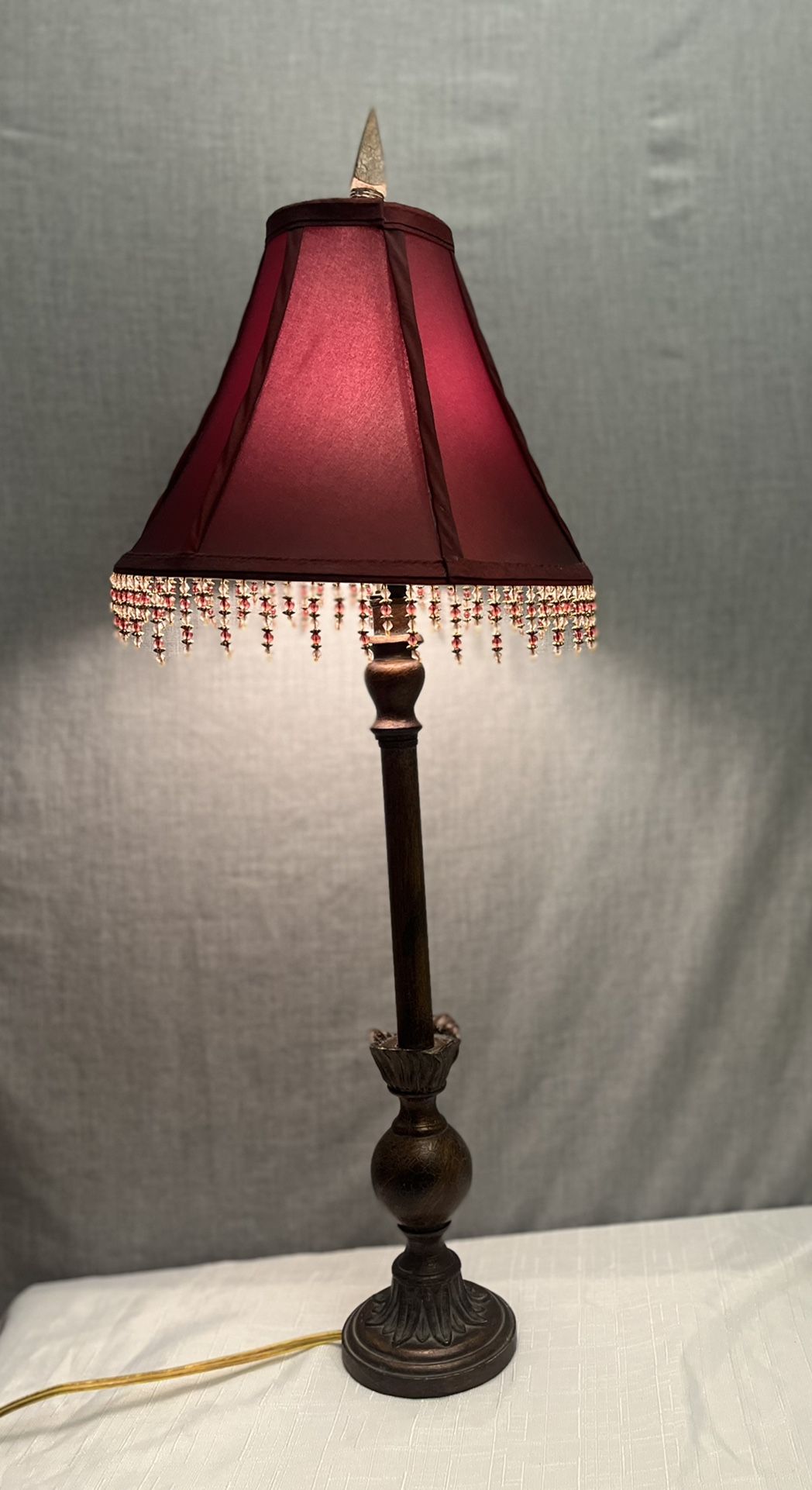 Beautiful Vintage Burgundy Beaded Table Lamp in Excellent Condition