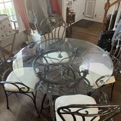 48in Glass Table With 4 Chairs