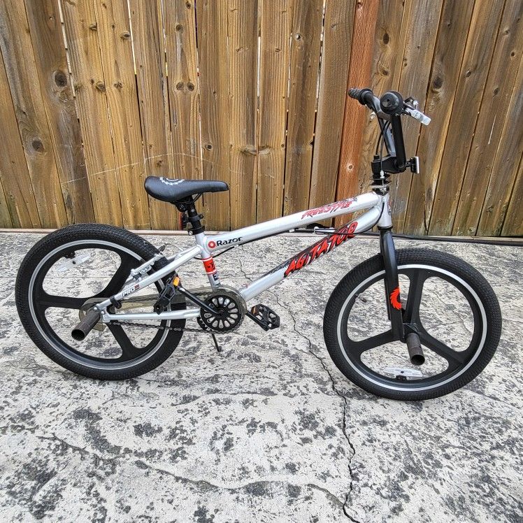 Razor Agitator BMX Freestyle Bike 20 inch