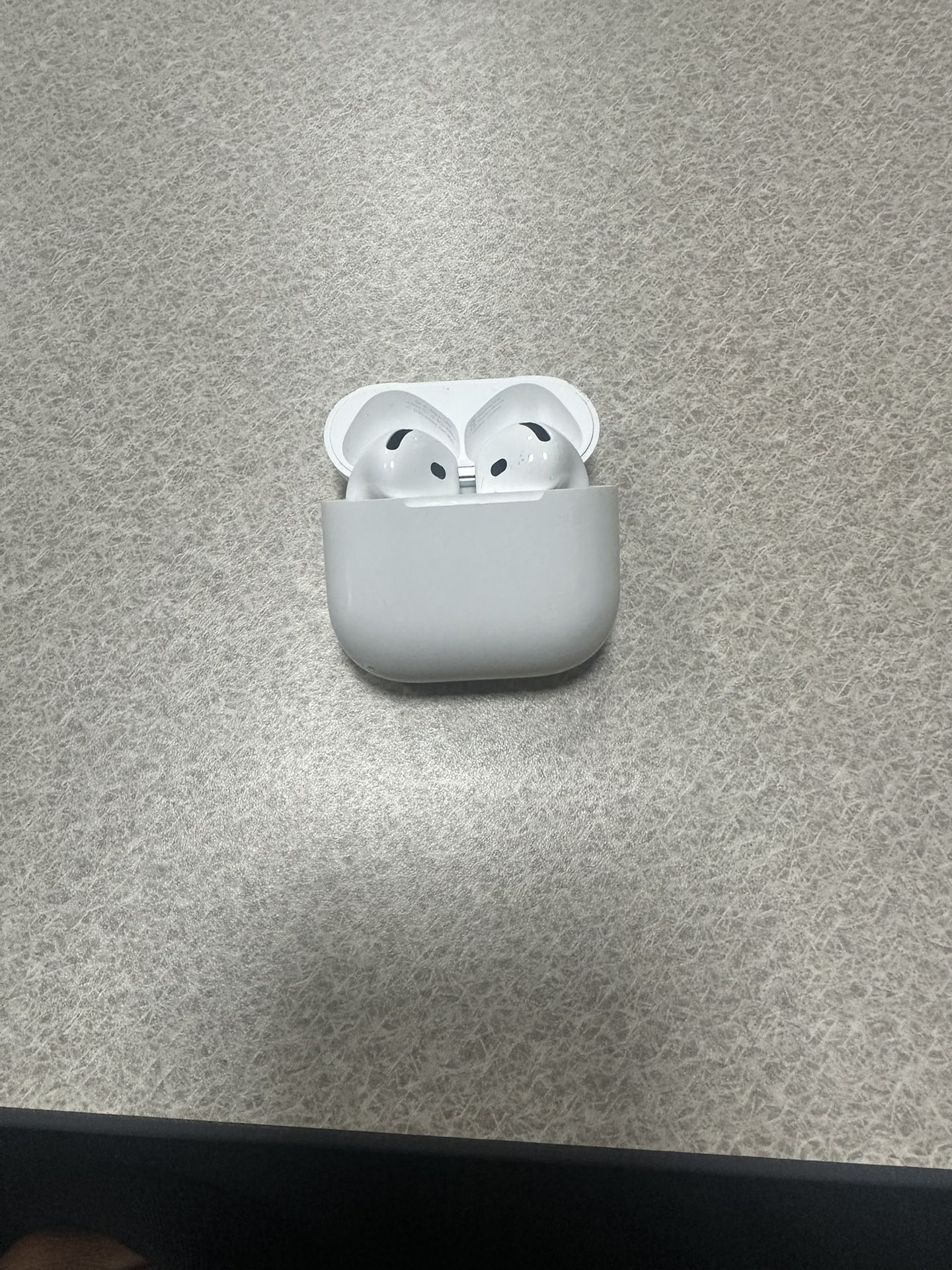 Airpods 4 with active noise cancellation