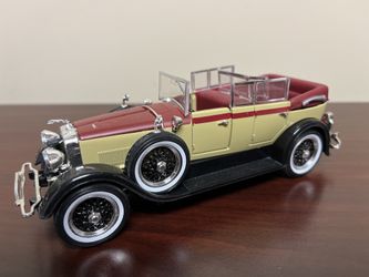 Diecast 1928 Lincoln Dietrich limousine