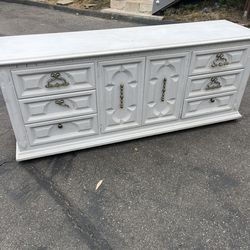 Thomasville wood dresser